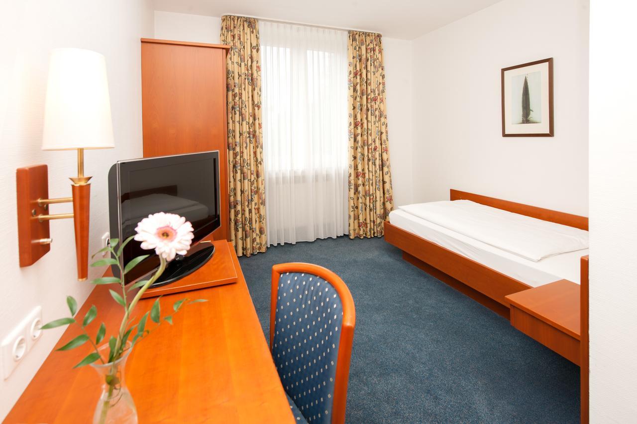 Hotel Schuetzenburg บัวร์ไชด์ ภายนอก รูปภาพ